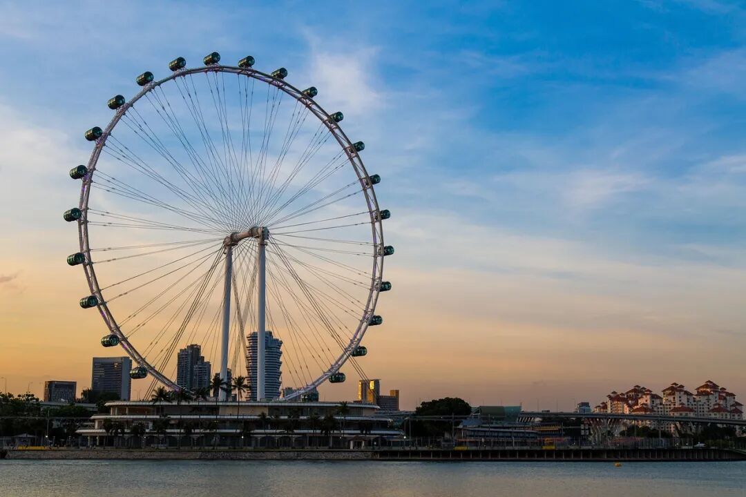 Free Singapore Ferris Wheel photo and picture